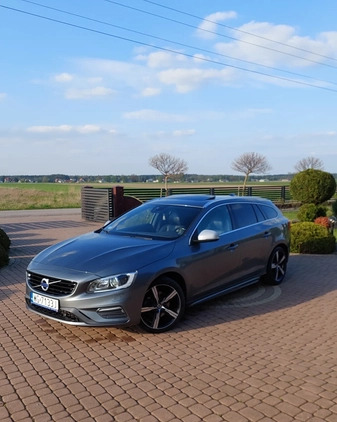 Volvo V60 cena 61500 przebieg: 256000, rok produkcji 2017 z Nowe Miasto nad Pilicą małe 379